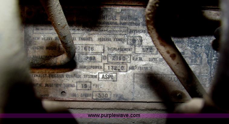 image for item F7310 1985 Mack MH613 semi truck