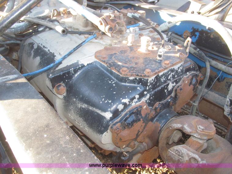 image for item F7310 1985 Mack MH613 semi truck