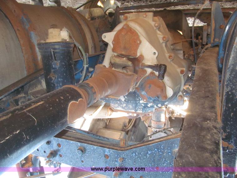 image for item F7310 1985 Mack MH613 semi truck