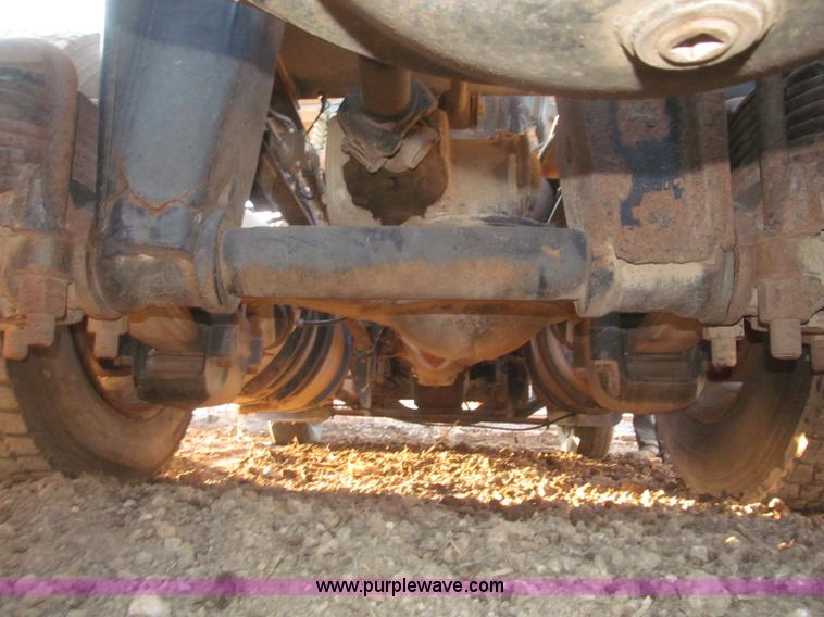 image for item F7310 1985 Mack MH613 semi truck