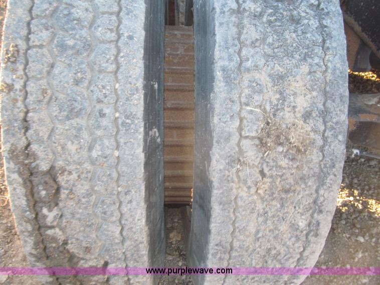 image for item F7310 1985 Mack MH613 semi truck