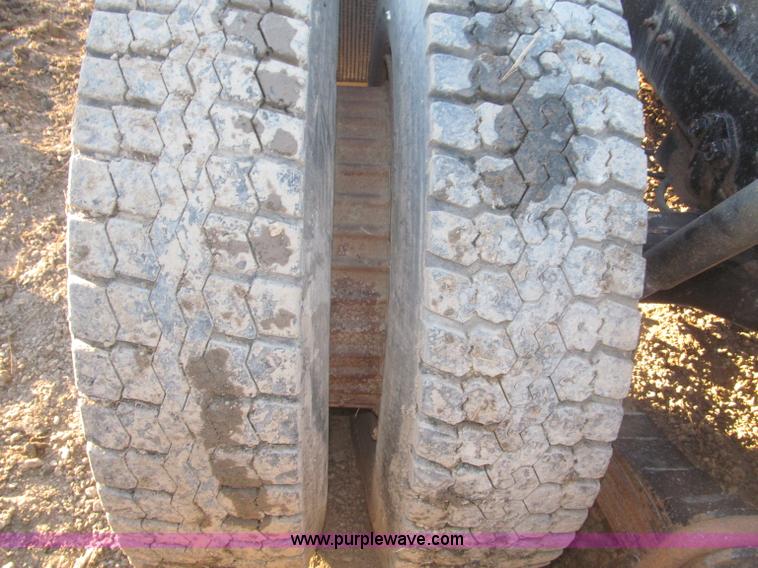 image for item F7310 1985 Mack MH613 semi truck