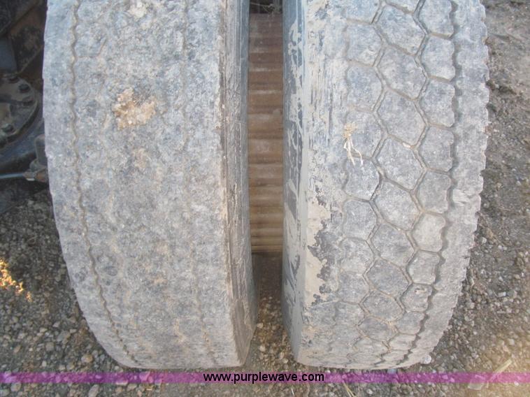 image for item F7310 1985 Mack MH613 semi truck