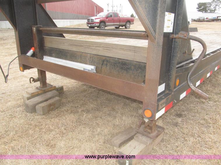 image for item F7311 2007 Load Max 36' tandem axle gooseneck trailer