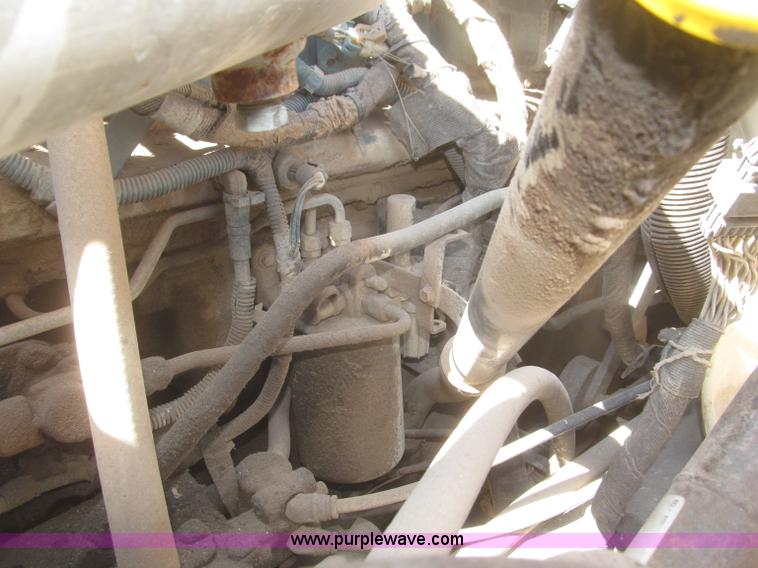 image for item F7314 2002 International 7400 cab and chassis