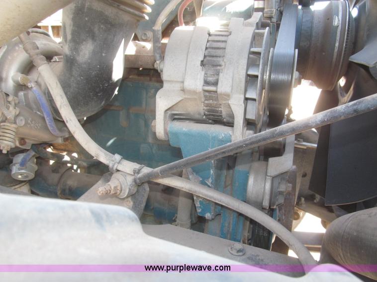 image for item F7314 2002 International 7400 cab and chassis