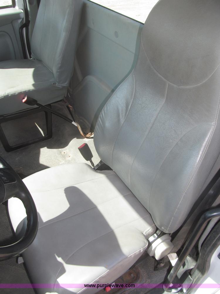 image for item F7314 2002 International 7400 cab and chassis