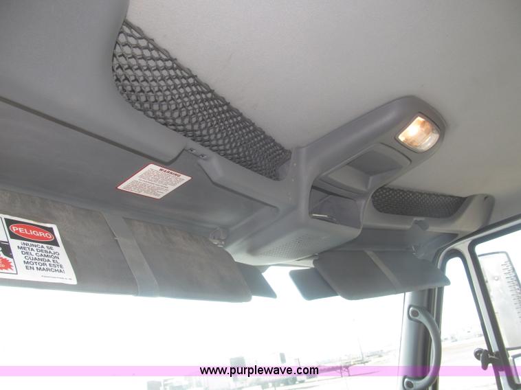 image for item F7314 2002 International 7400 cab and chassis
