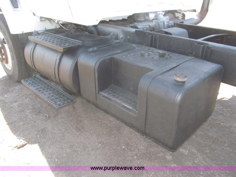 image for item F7314 2002 International 7400 cab and chassis