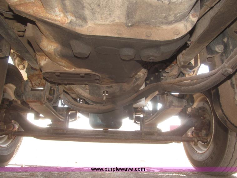 image for item F7314 2002 International 7400 cab and chassis