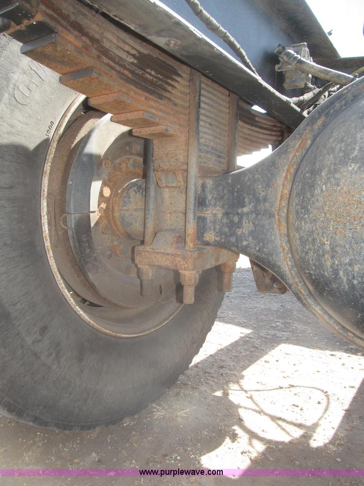 image for item F7314 2002 International 7400 cab and chassis