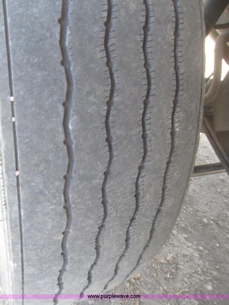 image for item F7314 2002 International 7400 cab and chassis