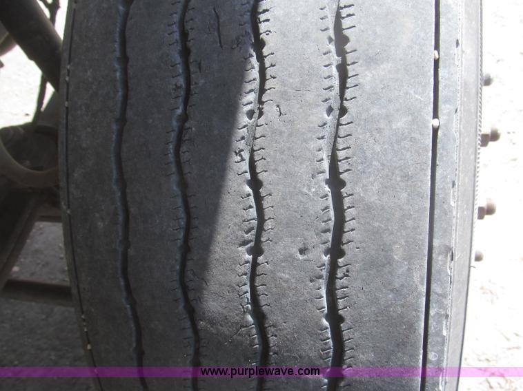 image for item F7314 2002 International 7400 cab and chassis