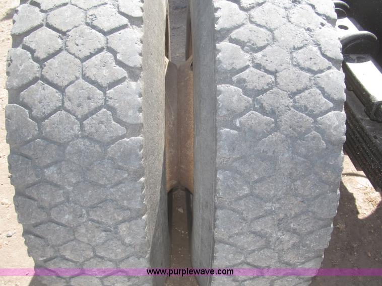 image for item F7314 2002 International 7400 cab and chassis