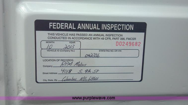 image for item F7314 2002 International 7400 cab and chassis