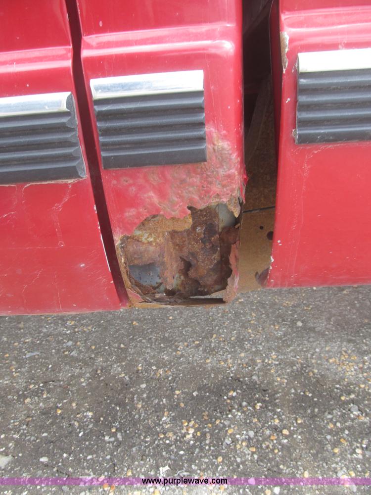 image for item F7323 1989 Chevrolet Silverado 1500 pickup truck