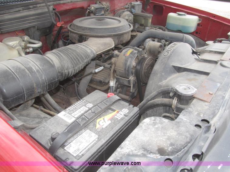 image for item F7323 1989 Chevrolet Silverado 1500 pickup truck