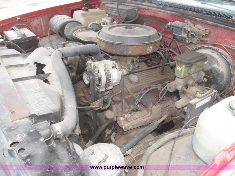 image for item F7323 1989 Chevrolet Silverado 1500 pickup truck