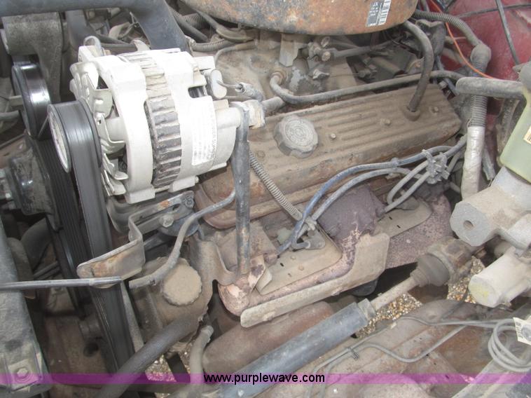 image for item F7323 1989 Chevrolet Silverado 1500 pickup truck