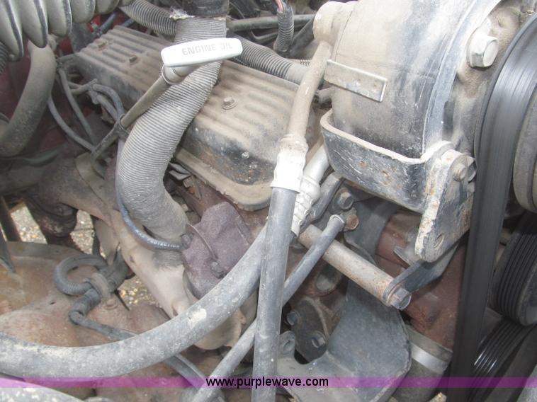 image for item F7323 1989 Chevrolet Silverado 1500 pickup truck