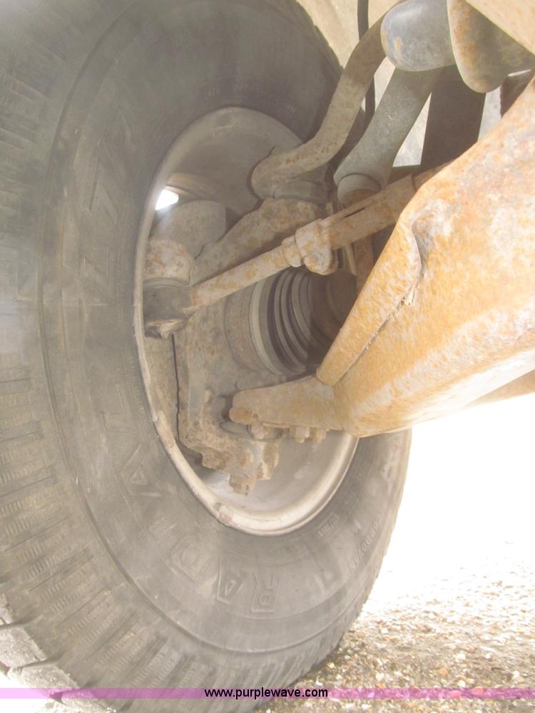 image for item F7323 1989 Chevrolet Silverado 1500 pickup truck