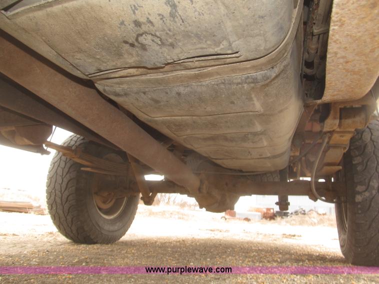 image for item F7323 1989 Chevrolet Silverado 1500 pickup truck