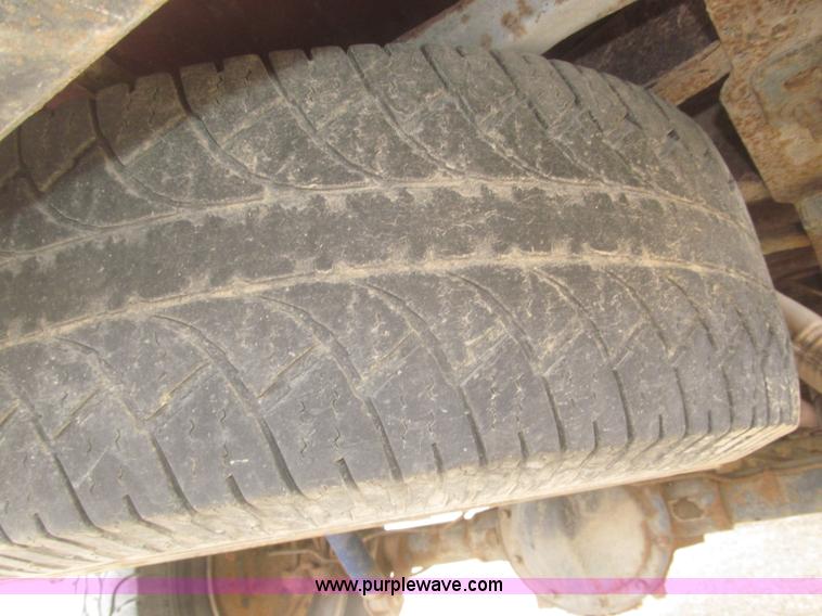 image for item F7323 1989 Chevrolet Silverado 1500 pickup truck