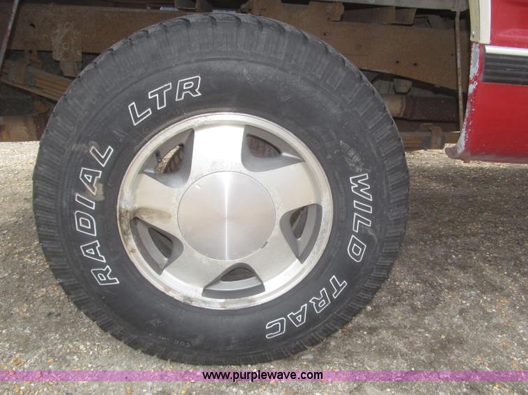 image for item F7323 1989 Chevrolet Silverado 1500 pickup truck