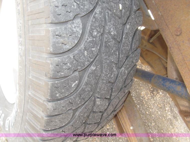 image for item F7323 1989 Chevrolet Silverado 1500 pickup truck