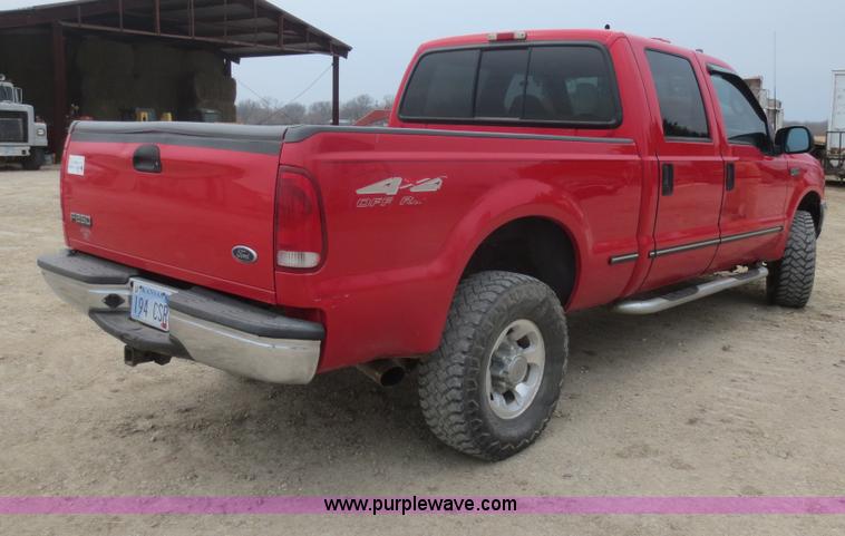 image for item F8216 1999 Ford F250 Super Duty Lariat pickup truck
