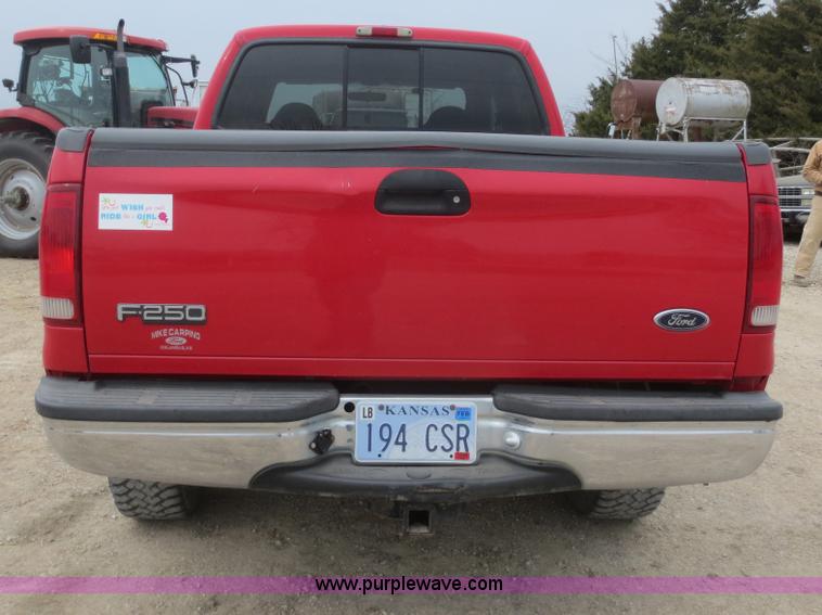 image for item F8216 1999 Ford F250 Super Duty Lariat pickup truck