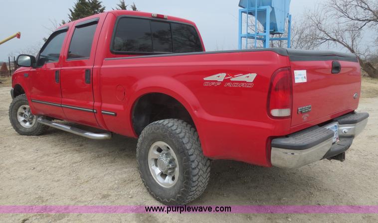 image for item F8216 1999 Ford F250 Super Duty Lariat pickup truck