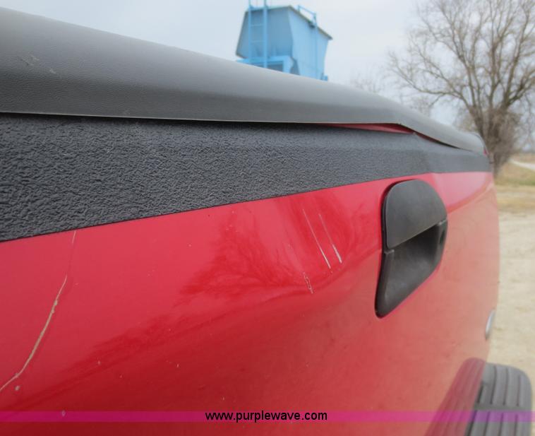 image for item F8216 1999 Ford F250 Super Duty Lariat pickup truck