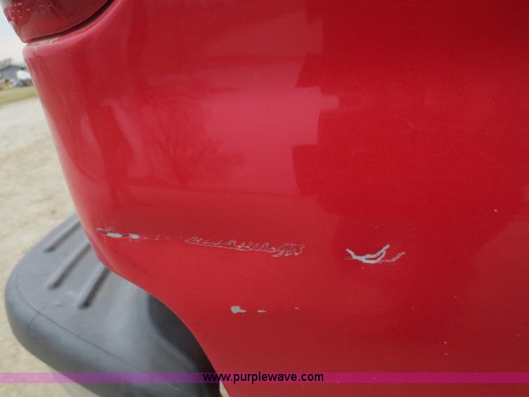 image for item F8216 1999 Ford F250 Super Duty Lariat pickup truck