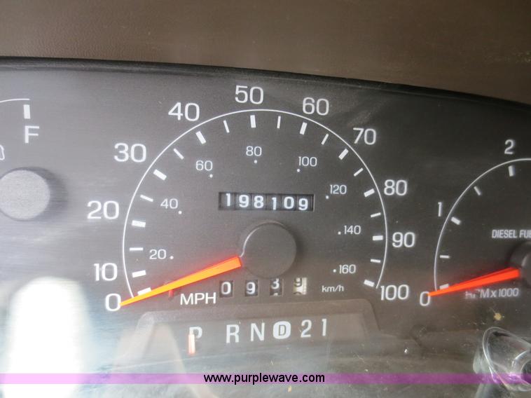 image for item F8216 1999 Ford F250 Super Duty Lariat pickup truck