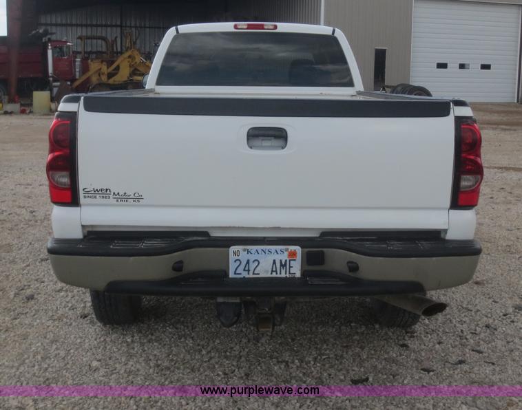 image for item F8226 2007 Chevrolet Silverado 2500HD Ext. Cab pickup truck