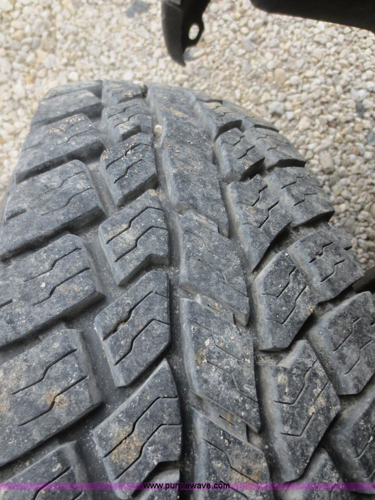 image for item F8226 2007 Chevrolet Silverado 2500HD Ext. Cab pickup truck