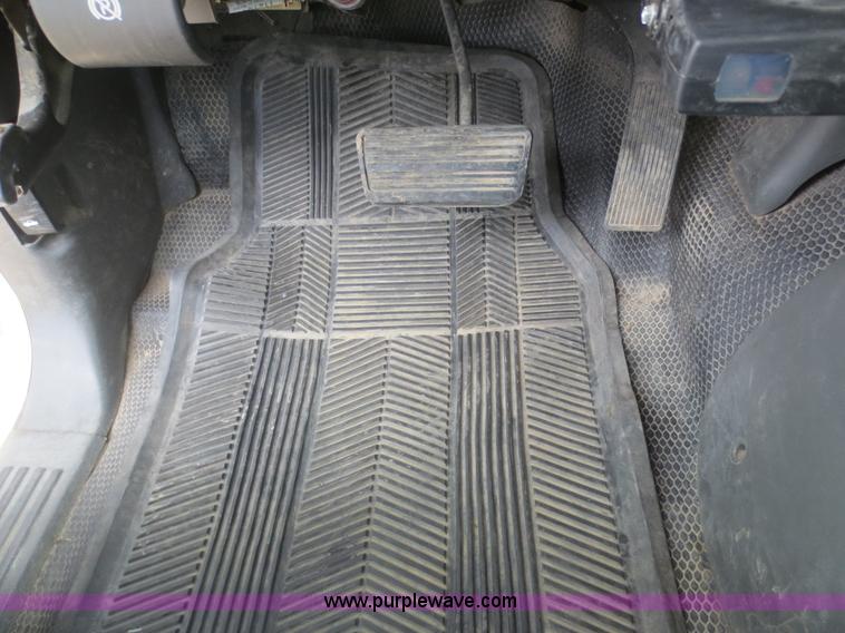 image for item F8226 2007 Chevrolet Silverado 2500HD Ext. Cab pickup truck