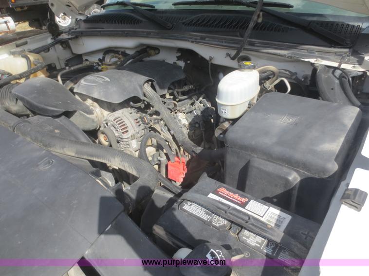 image for item F8226 2007 Chevrolet Silverado 2500HD Ext. Cab pickup truck