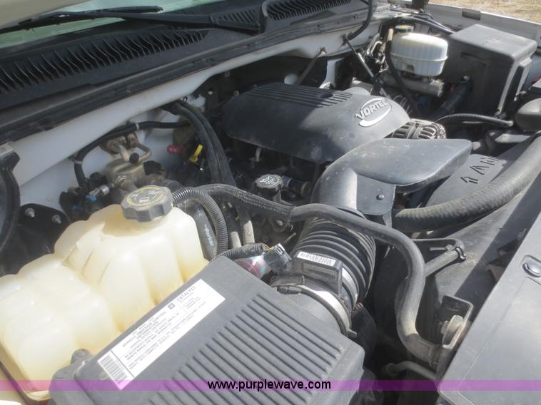 image for item F8226 2007 Chevrolet Silverado 2500HD Ext. Cab pickup truck