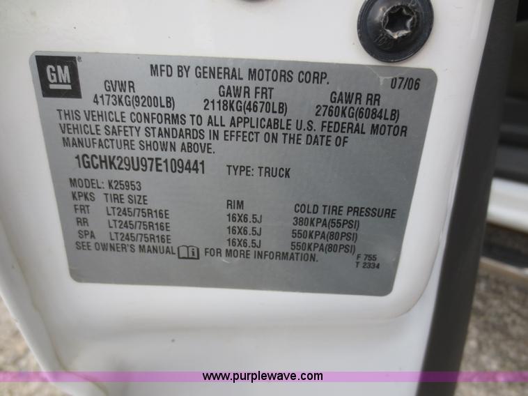 image for item F8226 2007 Chevrolet Silverado 2500HD Ext. Cab pickup truck