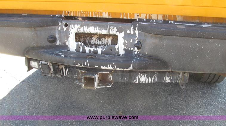 image for item G2328 2005 Ford F250 Super Duty XL Crew Cab pickup truck