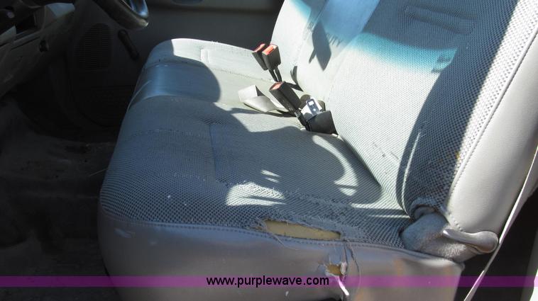 image for item G2328 2005 Ford F250 Super Duty XL Crew Cab pickup truck