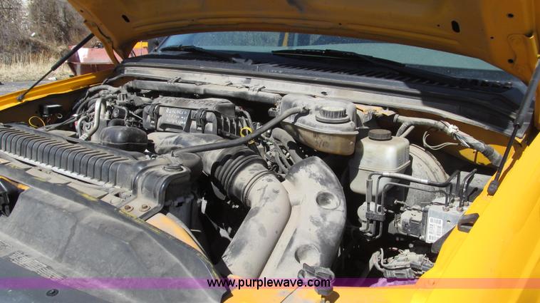 image for item G2328 2005 Ford F250 Super Duty XL Crew Cab pickup truck