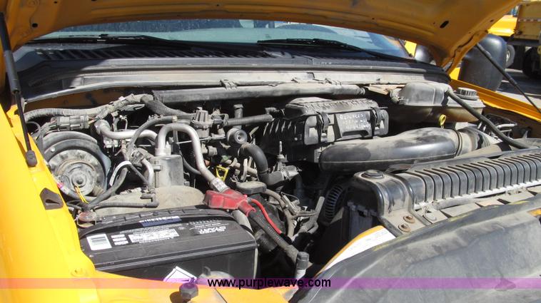 image for item G2328 2005 Ford F250 Super Duty XL Crew Cab pickup truck