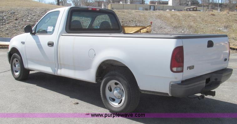 image for item G2329 2003 Ford F150 XL pickup truck