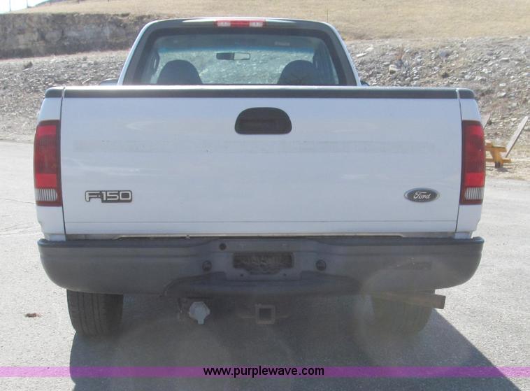 image for item G2329 2003 Ford F150 XL pickup truck