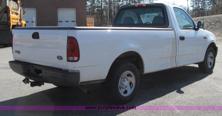 image for item G2329 2003 Ford F150 XL pickup truck