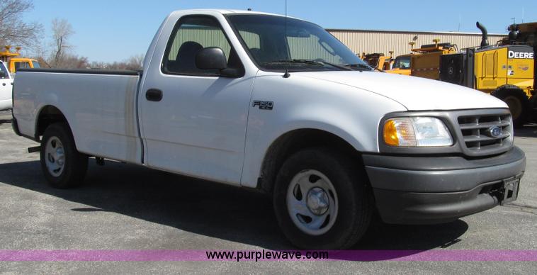 image for item G2329 2003 Ford F150 XL pickup truck