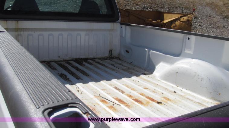 image for item G2329 2003 Ford F150 XL pickup truck